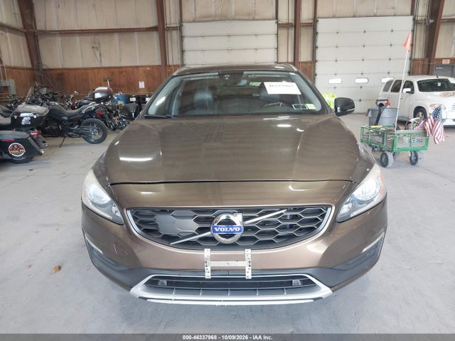46337968 :رقم المزاد ، YV4612HK1G1006089 vin ، 2016 Volvo V60 Cross Country T5 مزاد بيع