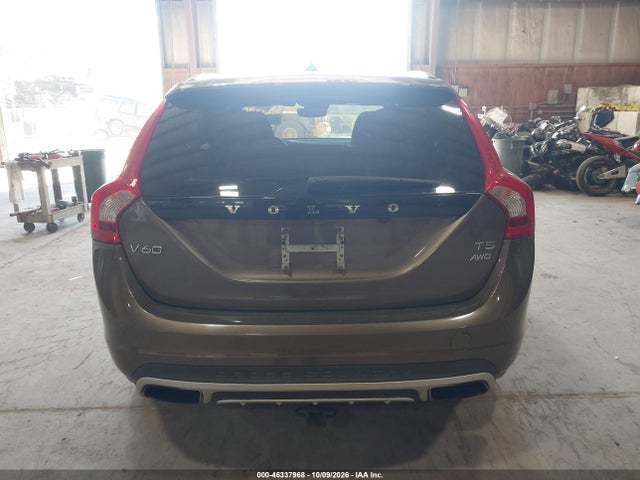 46337968 :رقم المزاد ، YV4612HK1G1006089 vin ، 2016 Volvo V60 Cross Country T5 مزاد بيع