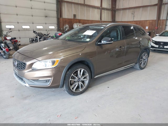 46337968 :رقم المزاد ، YV4612HK1G1006089 vin ، 2016 Volvo V60 Cross Country T5 مزاد بيع