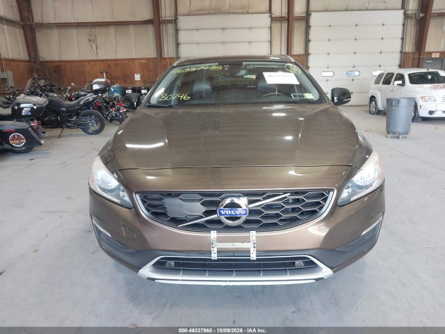 46337968 :رقم المزاد ، YV4612HK1G1006089 vin ، 2016 Volvo V60 Cross Country T5 مزاد بيع