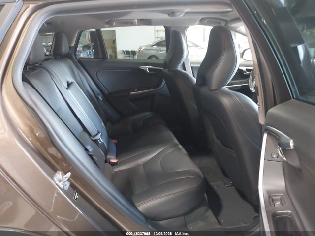 46337968 :رقم المزاد ، YV4612HK1G1006089 vin ، 2016 Volvo V60 Cross Country T5 مزاد بيع