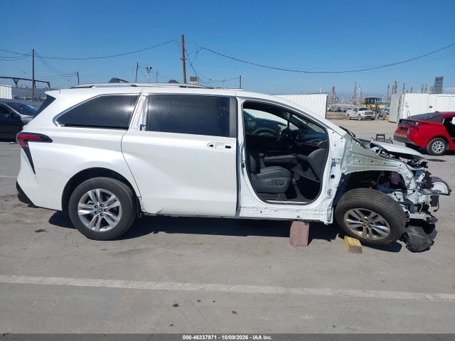 5TDZSKFC5SS161104 Toyota Sienna Limited
