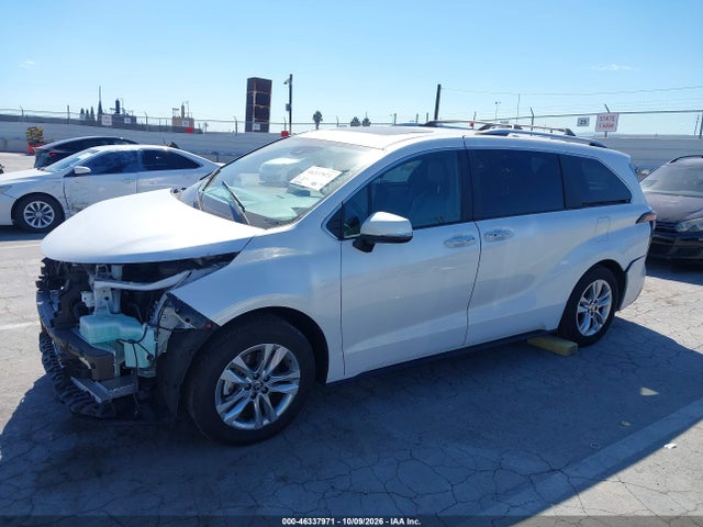 5TDZSKFC5SS161104 Toyota Sienna Limited