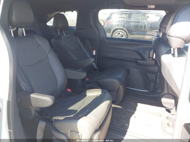 5TDZSKFC5SS161104 Toyota Sienna Limited