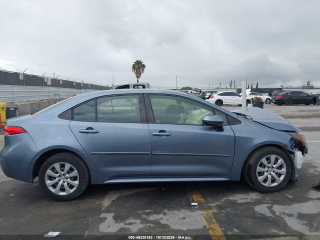 JTDEPMAE1MJ189941 Toyota COROLLA LE