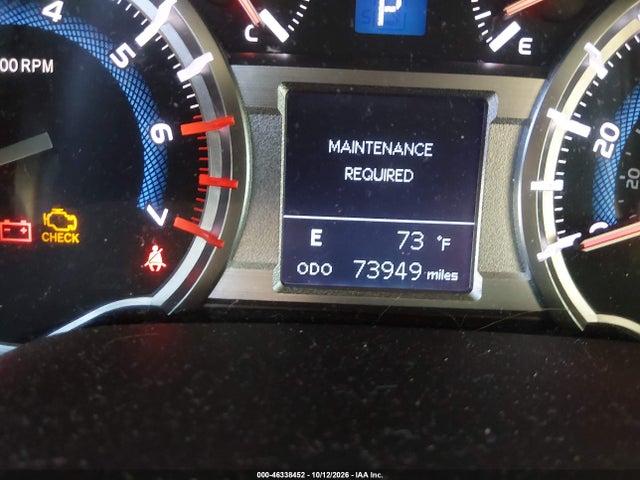 Toyota 4RUNNER SR5 2019 JTEBU5JR0K5656367 Image 16