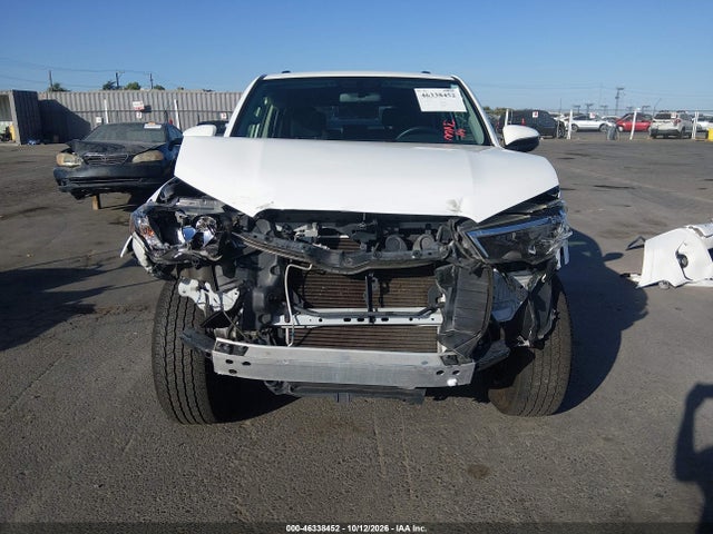Toyota 4RUNNER SR5 2019 JTEBU5JR0K5656367 Image 6