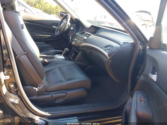 46338497 :رقم المزاد ، 1HGCP2F61BA047102 vin ، 2011 Honda Accord 2.4 Se مزاد بيع