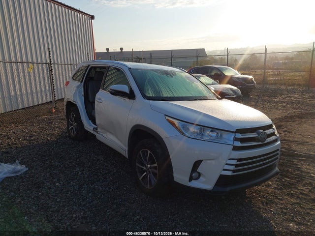 Продаж на аукціоні авто 2017 Toyota Highlander Xle, vin: 5TDJZRFH5HS400463, номер лоту: 46338570