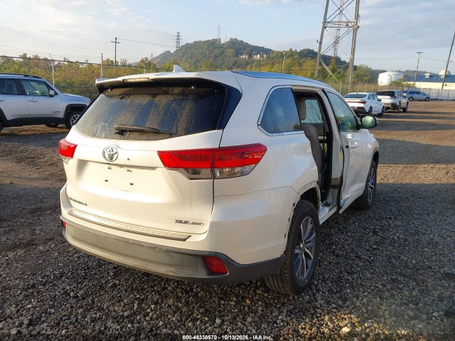 Продаж на аукціоні авто 2017 Toyota Highlander Xle, vin: 5TDJZRFH5HS400463, номер лоту: 46338570