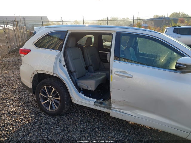 Продаж на аукціоні авто 2017 Toyota Highlander Xle, vin: 5TDJZRFH5HS400463, номер лоту: 46338570