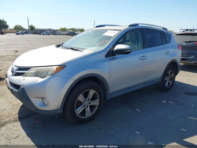Toyota Rav4 Xle 2014 JTMWFREV4EJ016771 Image 2