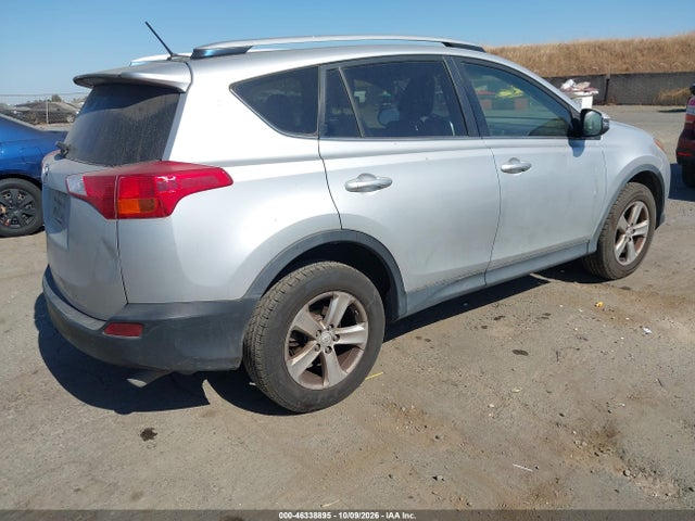 Toyota Rav4 Xle 2014 JTMWFREV4EJ016771 Image 4