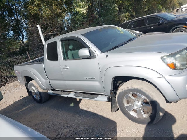 2010 Toyota Tacoma Base V6 მანქანა იყიდება აუქციონზე, vin: 5TEUU4EN3AZ703806, აუქციონის ნომერი: 46338984