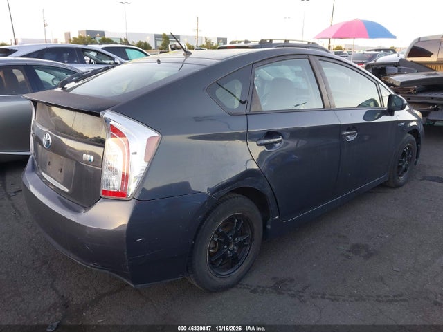Toyota Prius Two 2014 JTDKN3DU6E0374449 Image 4