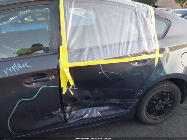Toyota Prius Two 2014 JTDKN3DU6E0374449 Image 6