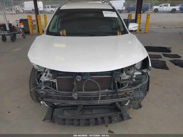 5N1AT2MV4FC834983 Nissan ROGUE SV