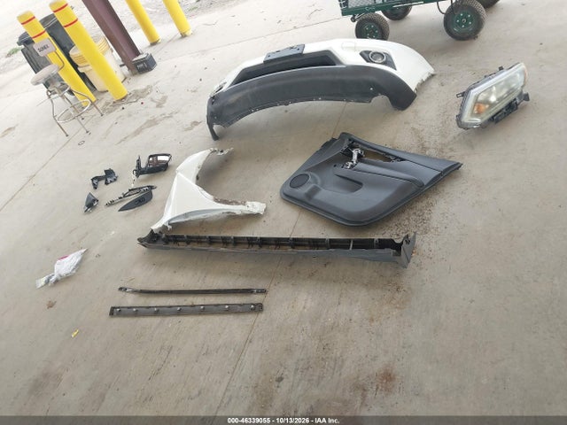 5N1AT2MV4FC834983 Nissan ROGUE SV