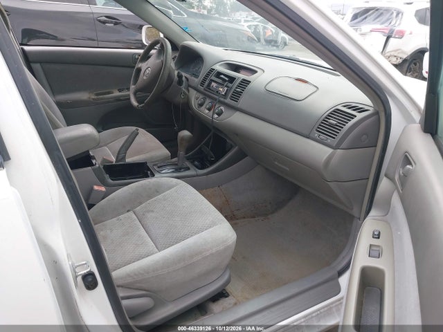 2003 Toyota Camry Le მანქანა იყიდება აუქციონზე, vin: 4T1BE32K43U213228, აუქციონის ნომერი: 46339126