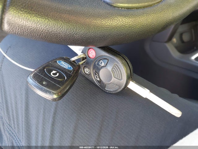 Продажа на аукционе авто 2017 Ford Escape Se, vin: 1FMCU0GDXHUE17300, номер лота: 46339171