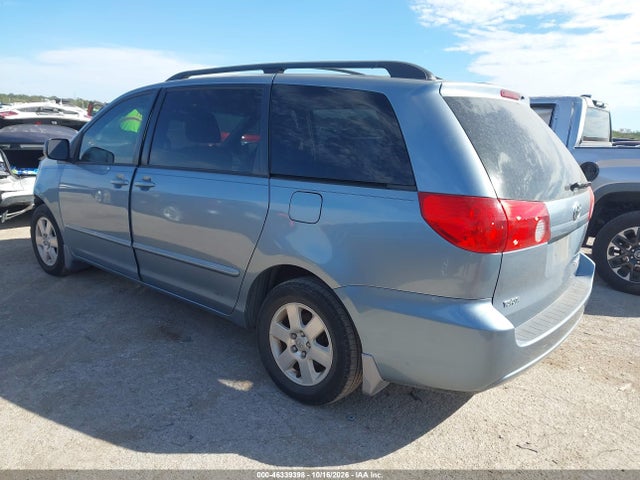 46339398 :رقم المزاد ، 5TDKK4CCXAS303379 vin ، 2010 Toyota Sienna Le مزاد بيع