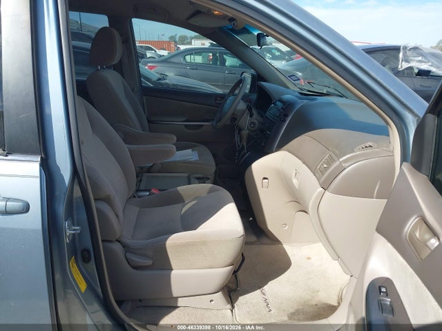 46339398 :رقم المزاد ، 5TDKK4CCXAS303379 vin ، 2010 Toyota Sienna Le مزاد بيع