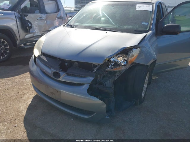 46339398 :رقم المزاد ، 5TDKK4CCXAS303379 vin ، 2010 Toyota Sienna Le مزاد بيع