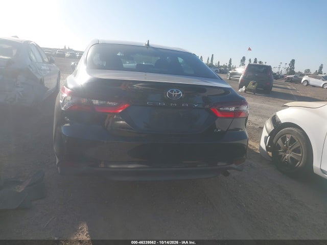 46339562 :رقم المزاد ، 4T1C11AK8NU634507 vin ، 2022 Toyota Camry Le مزاد بيع