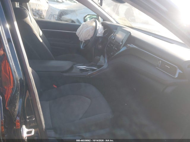 46339562 :رقم المزاد ، 4T1C11AK8NU634507 vin ، 2022 Toyota Camry Le مزاد بيع
