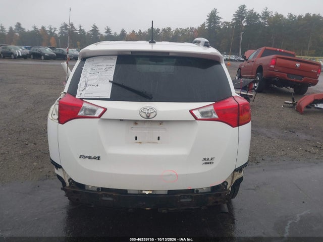 JTMRFREV6FJ026586 Toyota Rav4 Xle