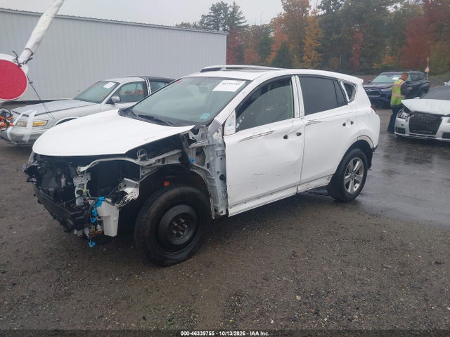 JTMRFREV6FJ026586 Toyota Rav4 Xle