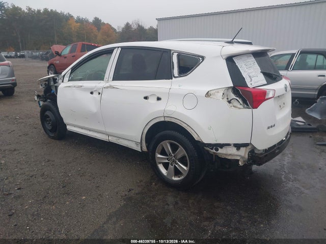 JTMRFREV6FJ026586 Toyota Rav4 Xle