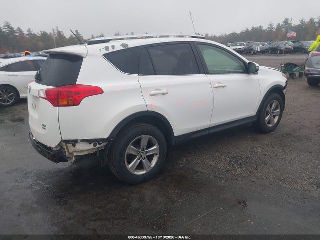 JTMRFREV6FJ026586 Toyota Rav4 Xle