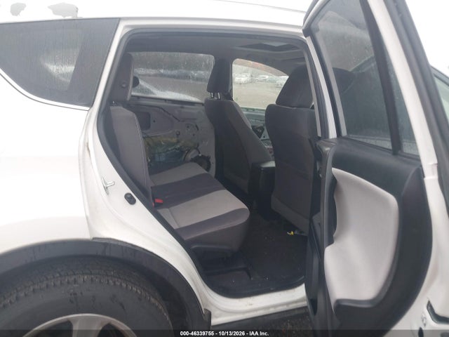 JTMRFREV6FJ026586 Toyota Rav4 Xle