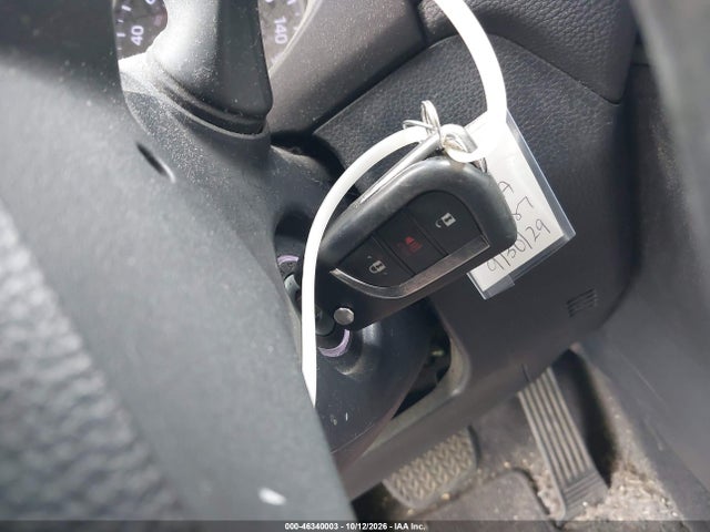 2T3K1RFV3KW049186 Toyota RAV4 LE