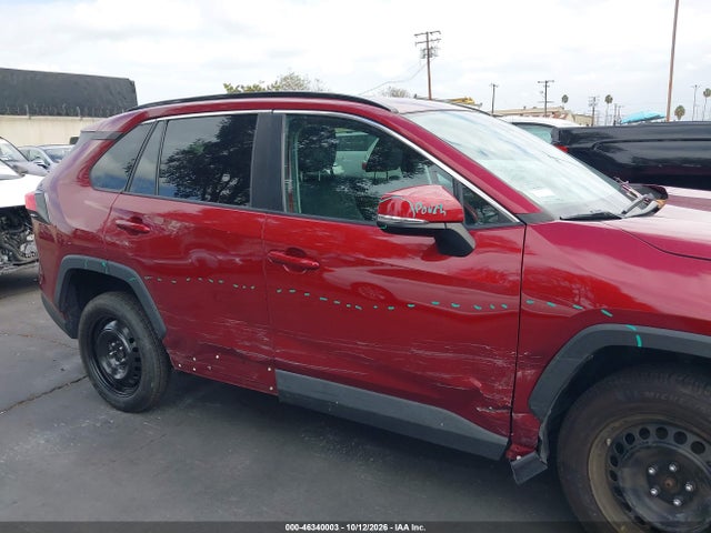 2T3K1RFV3KW049186 Toyota RAV4 LE