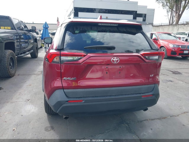 2T3K1RFV3KW049186 Toyota RAV4 LE