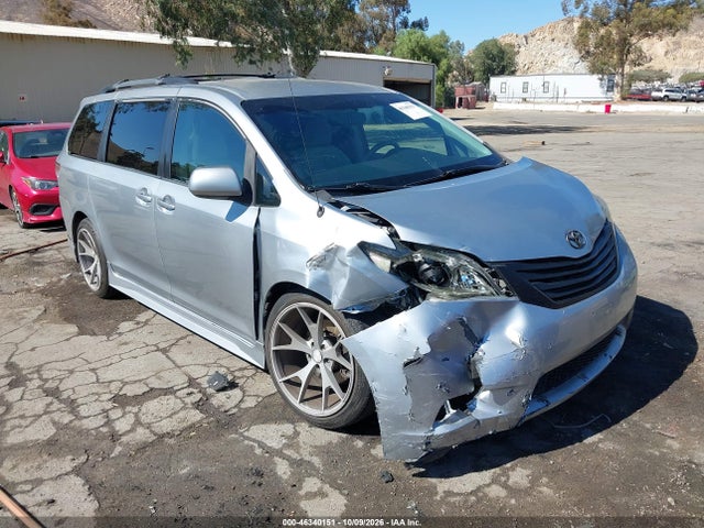 46340151 :رقم المزاد ، 5TDKK3DC3BS052604 vin ، 2011 Toyota Sienna Le V6 مزاد بيع