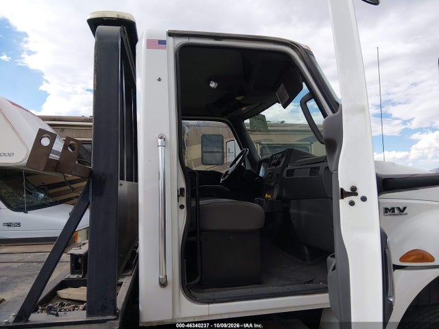 International Mv 2022 1HTEUMML5NH453757 Image 7
