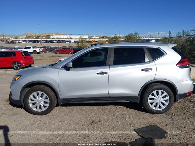 2017 Nissan Rogue S მანქანა იყიდება აუქციონზე, vin: JN8AT2MT3HW392416, აუქციონის ნომერი: 46340808