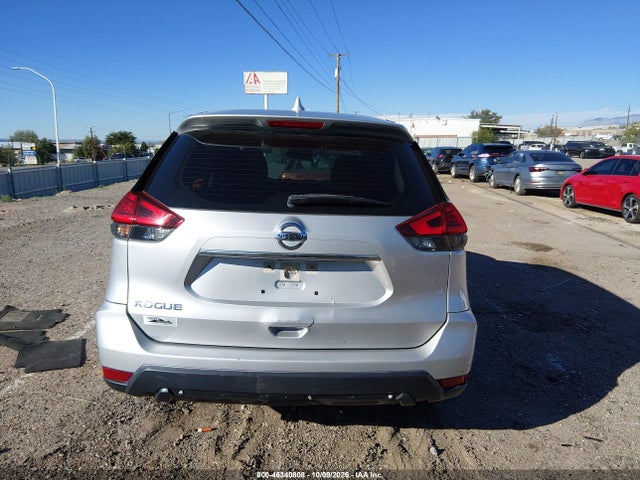2017 Nissan Rogue S მანქანა იყიდება აუქციონზე, vin: JN8AT2MT3HW392416, აუქციონის ნომერი: 46340808