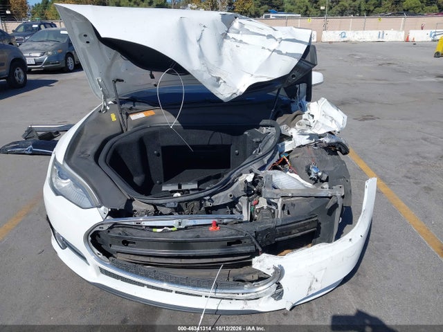 Продаж на аукціоні авто 2013 Tesla Model S Performance, vin: 5YJSA1CP4DFP13494, номер лоту: 46341314