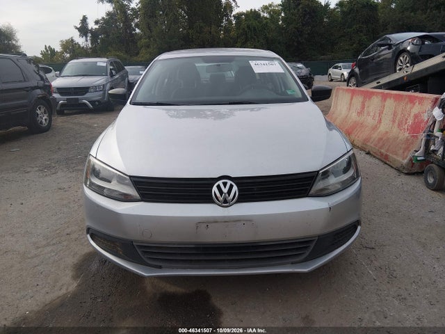 2011 Volkswagen Jetta 2.0l S მანქანა იყიდება აუქციონზე, vin: 3VW2K7AJ6BM061823, აუქციონის ნომერი: 46341507