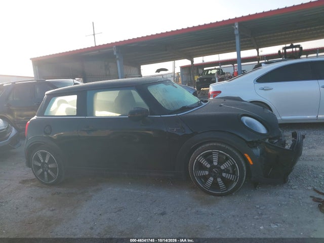 2022 Mini Hardtop Cooper S მანქანა იყიდება აუქციონზე, vin: WMW53DH0XN2R98823, აუქციონის ნომერი: 46341745