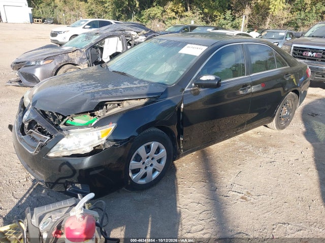 46341854 :رقم المزاد ، 4T4BF3EK3BR208728 vin ، 2011 Toyota Camry Le مزاد بيع