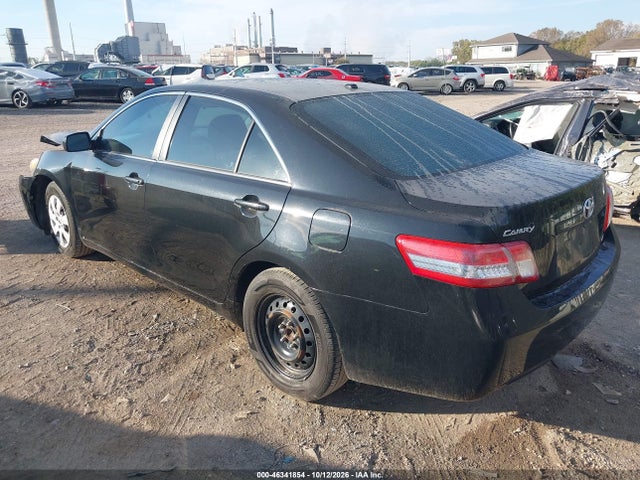 46341854 :رقم المزاد ، 4T4BF3EK3BR208728 vin ، 2011 Toyota Camry Le مزاد بيع