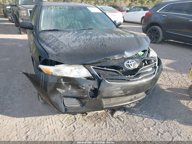 46341854 :رقم المزاد ، 4T4BF3EK3BR208728 vin ، 2011 Toyota Camry Le مزاد بيع
