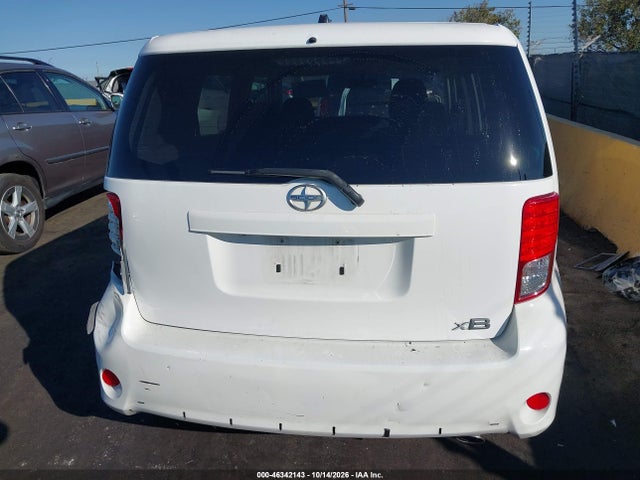 Scion XB 2015 JTLZE4FE7FJ072419 Image 16