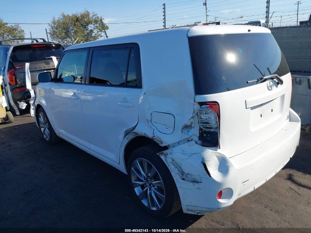 Scion XB 2015 JTLZE4FE7FJ072419 Image 3