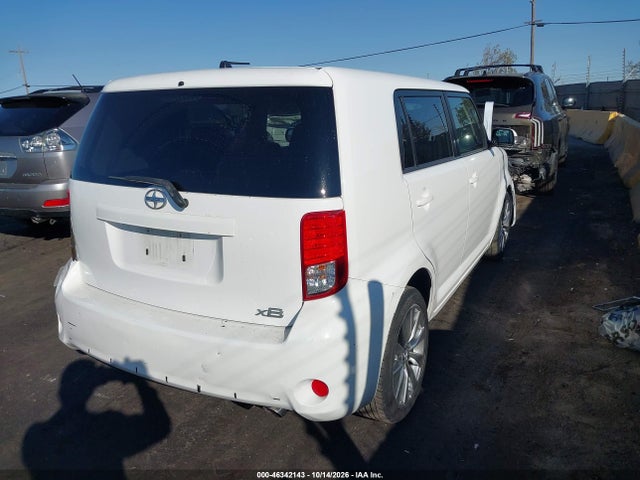 Scion XB 2015 JTLZE4FE7FJ072419 Image 4